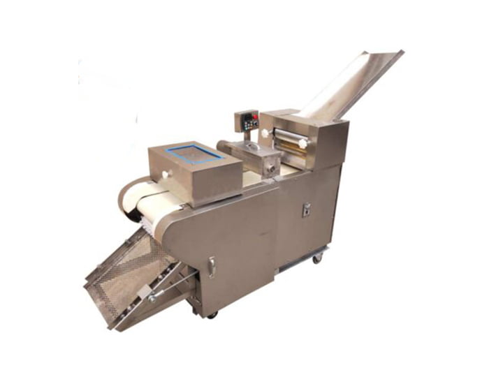 Pasta cutter machine