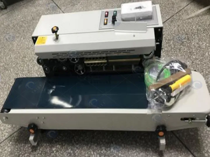 Semi-Automatic Potato Chip Production Line 13 Continuous sealing machine
