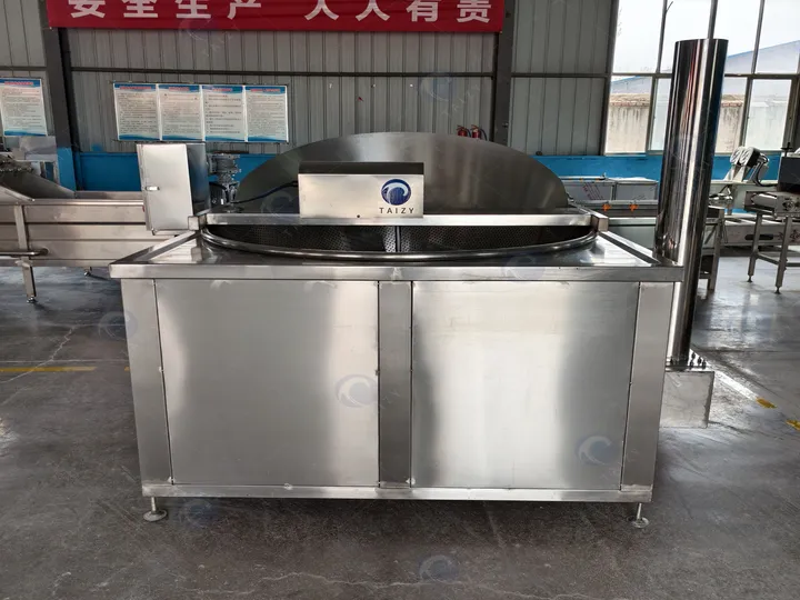 Automatic batch frying machine with auto slag removal