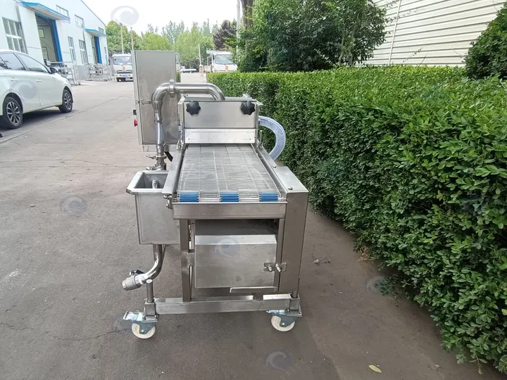 Continuous battering machine